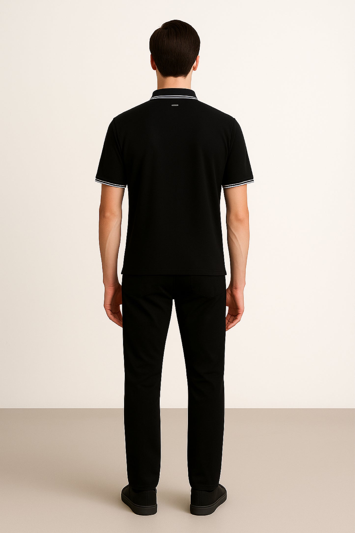 POLO BLACK CON PLACA Y CREMALLERA
